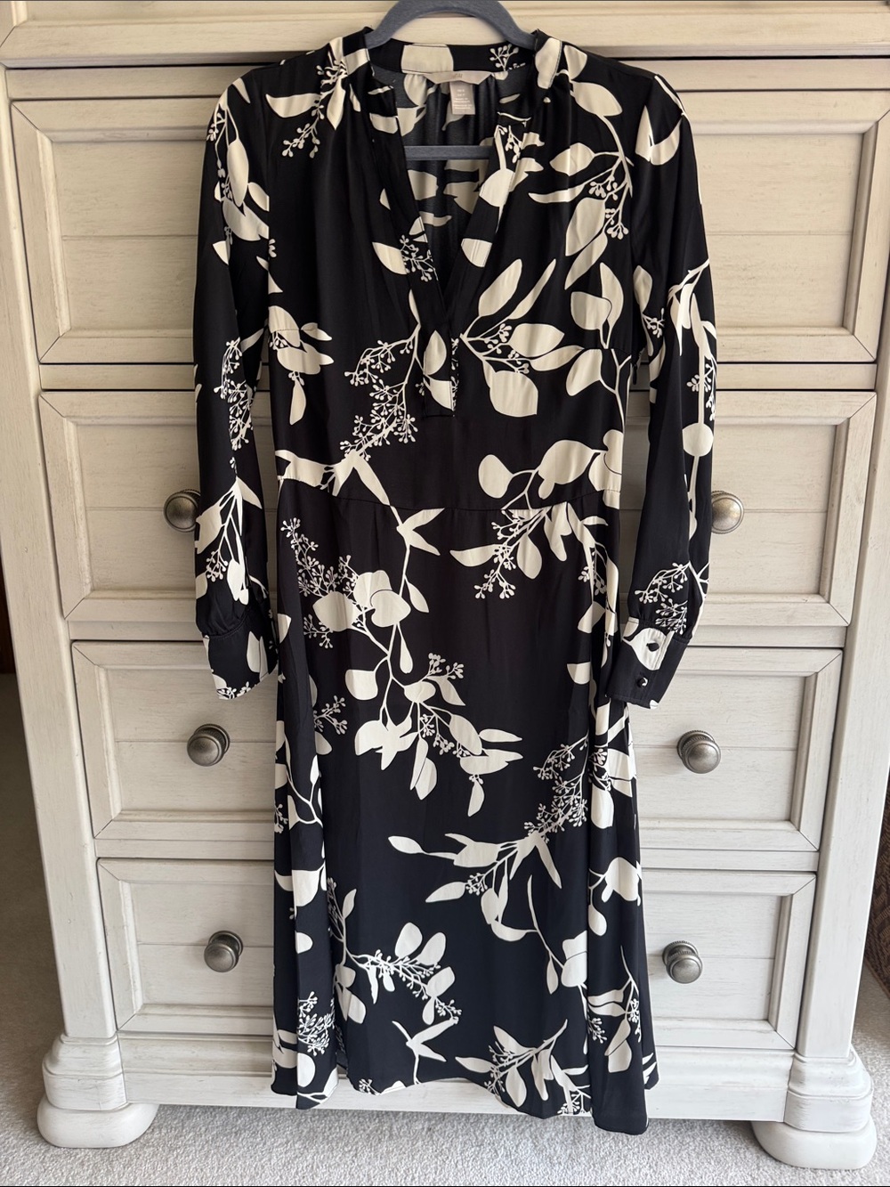 H&M Black and White Floral Long-Sleeve Midi Dress SZ Small